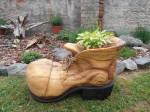 Č.4. Bota- květináč, mat. dub, napuštěno fermeží, cena- 6.500Kč,- 